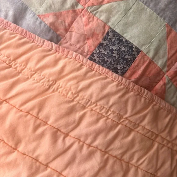 Handmade Patchwork Quilt - Beautiful condition - Picture 11 of 12